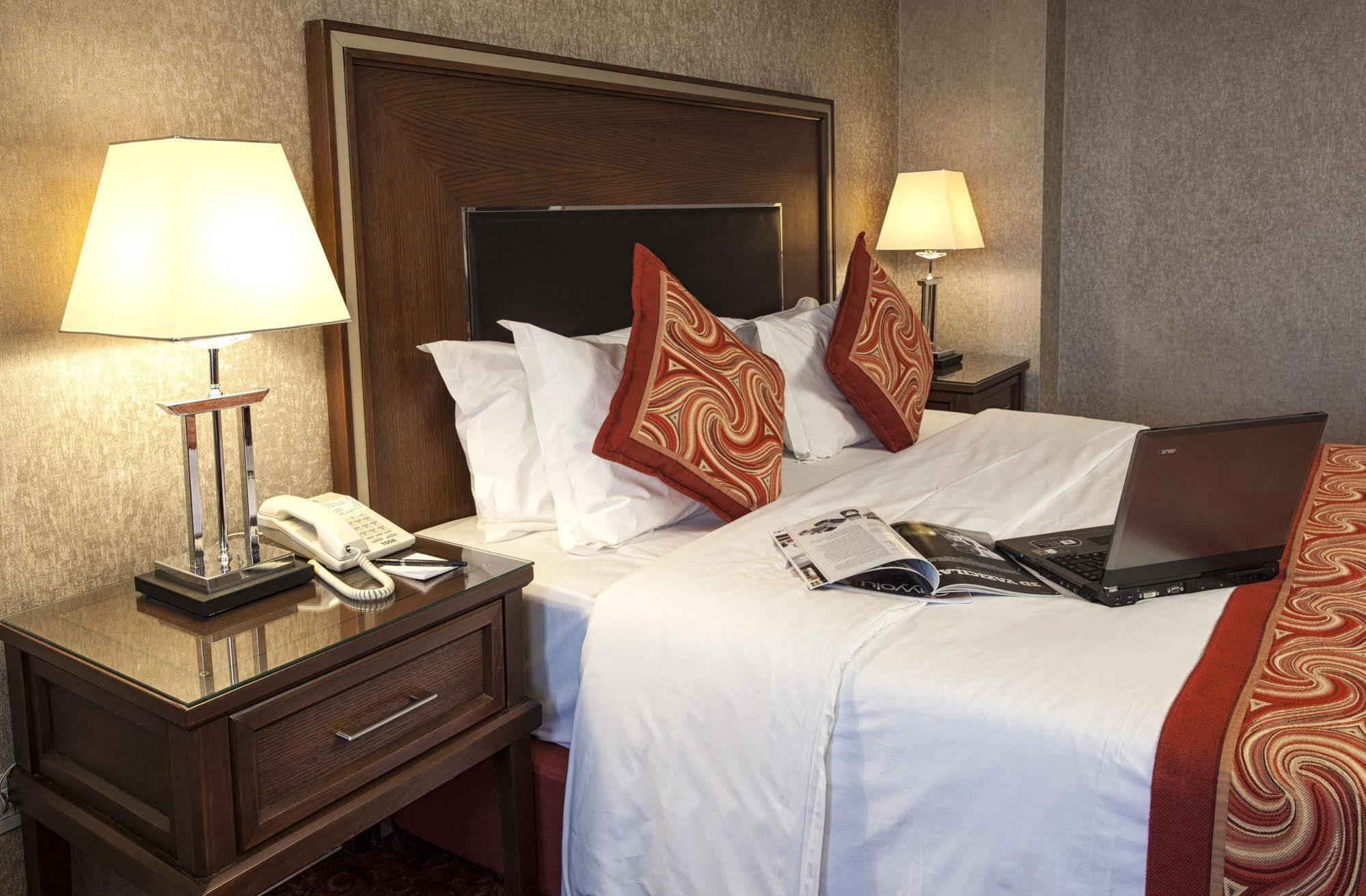 Buyukhanli Park Otel 4*